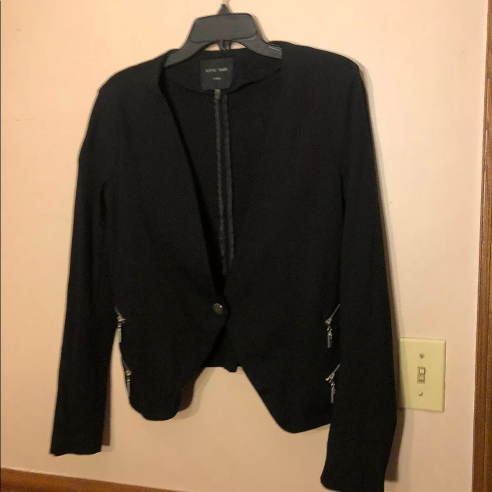 Love Tree Women Black Blazer